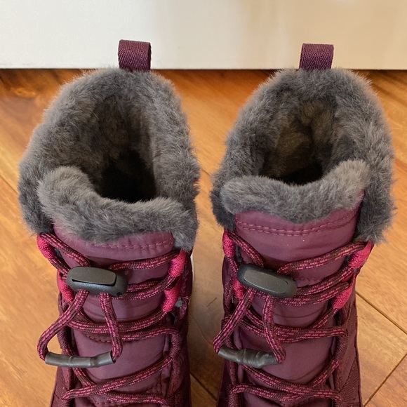 New UGG Whitney II Waterproof Sorel Boots w/ Pull Ties and Faux Fur Lining - Picture 5 of 6